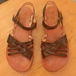 Bedstu leather sandals